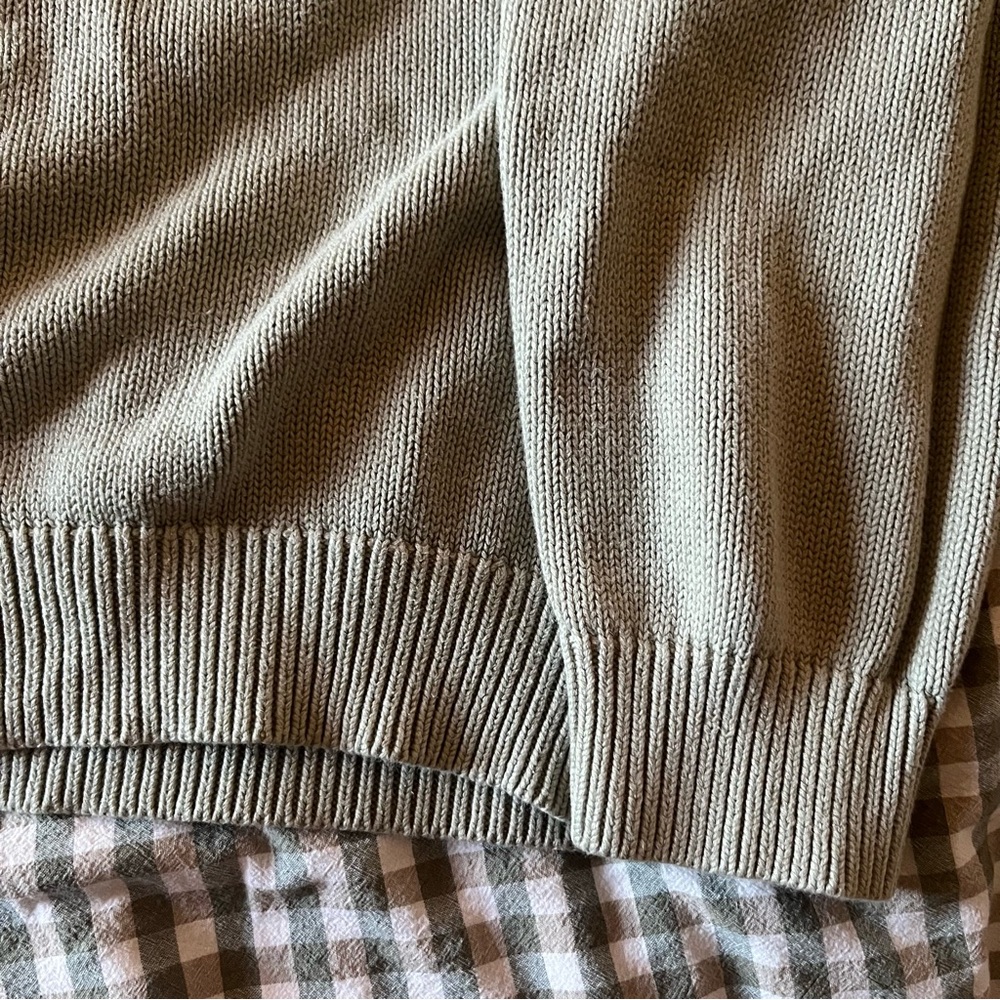 Brandy Melville V-Neck Oversized Sweater - Picture 5 of 6